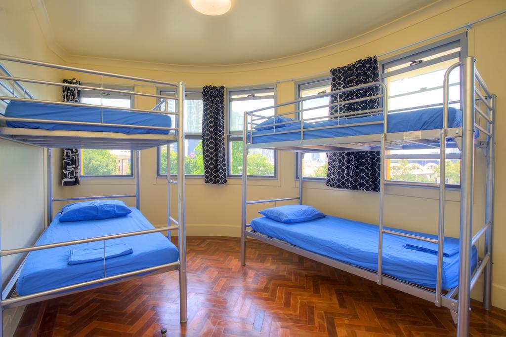 Big Bird Backpackers Hostel Бризбейн Екстериор снимка